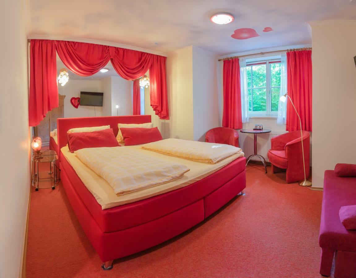 Koenig Ludwig Design Hotel Neu Zimmer Mit Sauna Oder Whirlpool Oder Mehr Altötting Eksteriør bilde